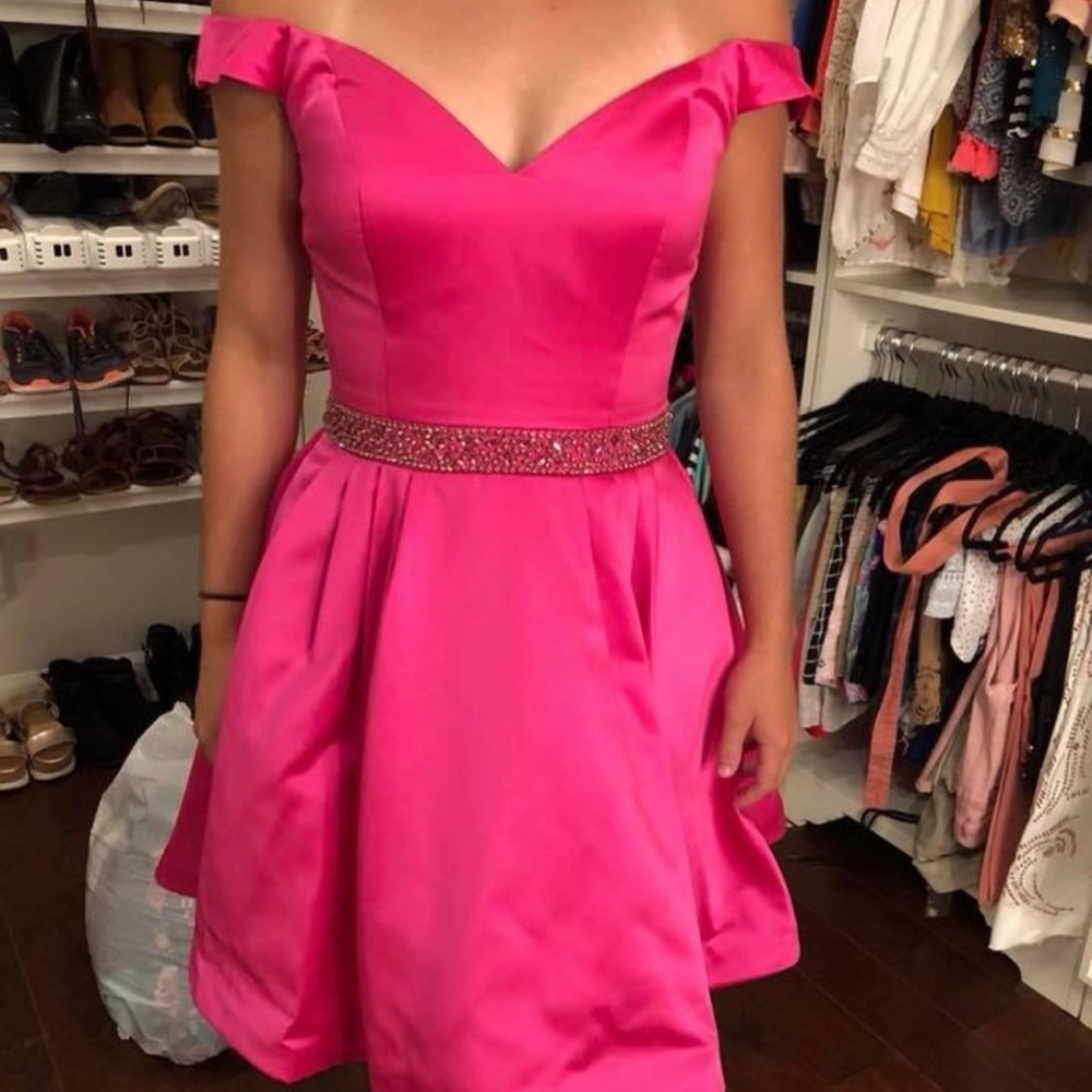 Pink Sherri hill size 4